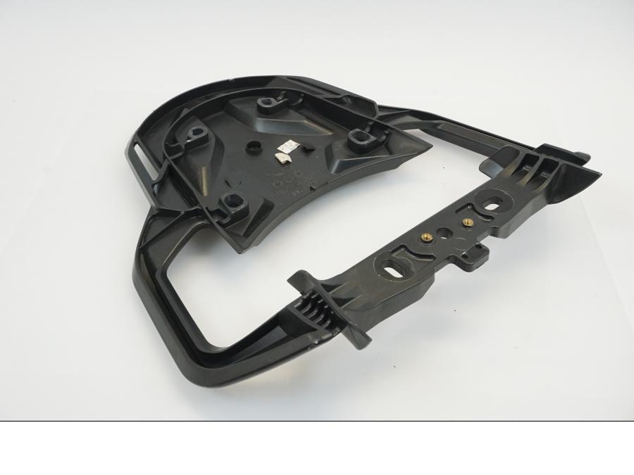 Extrabild2 på Pakethållare från en Triumph Sprint GT -2011 motorcykel.