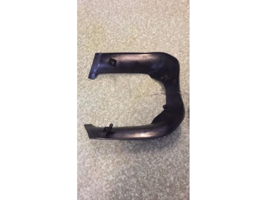 Baksidan på Bensintankskåpa från en Ducati Scrambler 800 -2016 motorcykel.