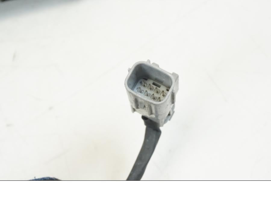 Extrabild2 på Gasreglage från en Ducati Hyperstrada -2013 motorcykel.