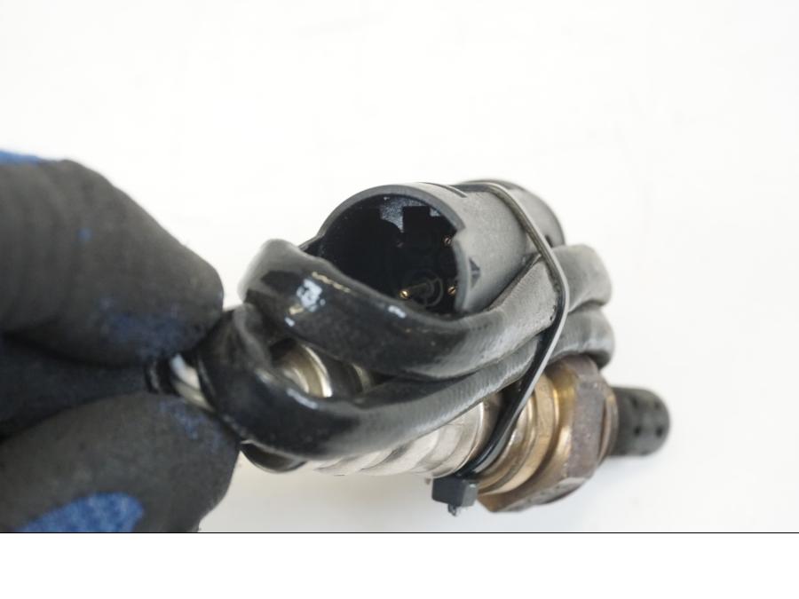 Höger sida på Lambdasond från en BMW K 1200 LT -2004 motorcykel.