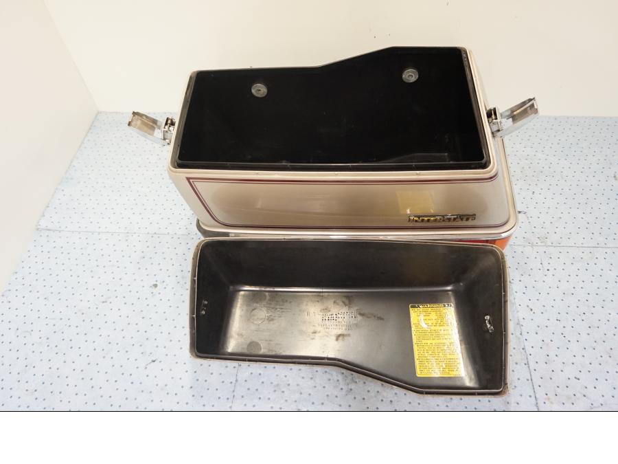 Snett uppifrån på Sidoväska från en Honda GL 1200 -1987 motorcykel.