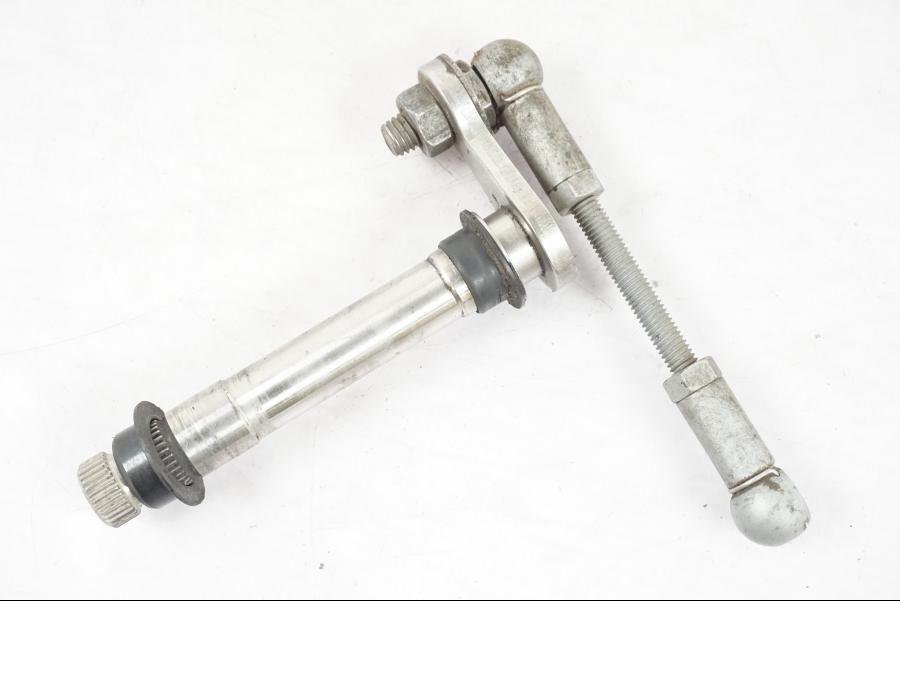 Snett nerifrån på Växelled från en BMW R 1200 GSA -2012 motorcykel.