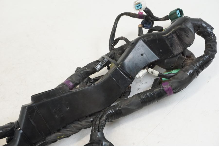 Extrabild4 på Kabelstam från en Yamaha YZF 1000 R1 -2009 motorcykel.