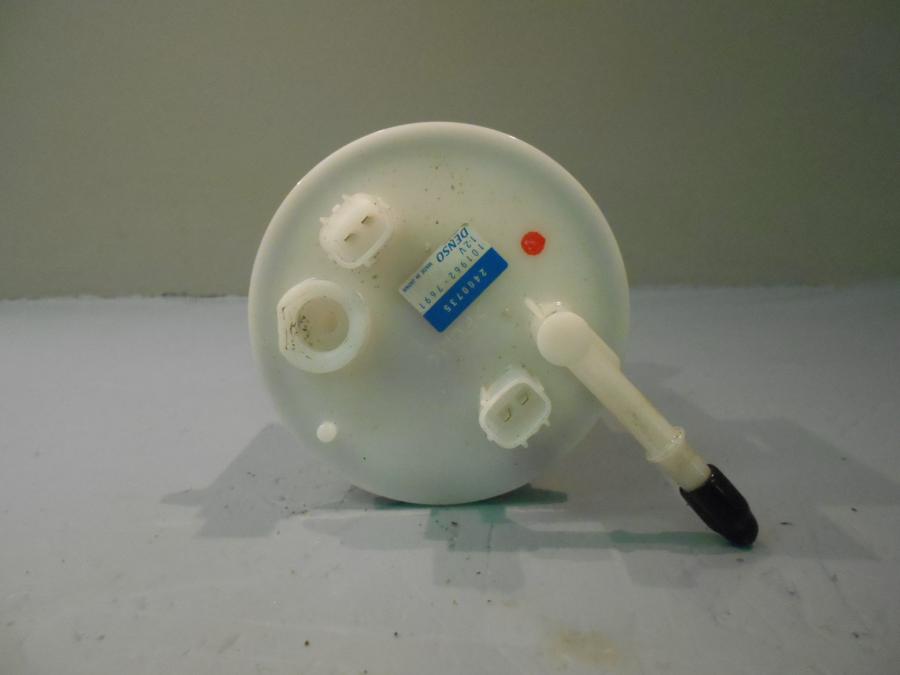 Höger sida på Bensinpump insprut från en Triumph Tiger 800 -2016 motorcykel.