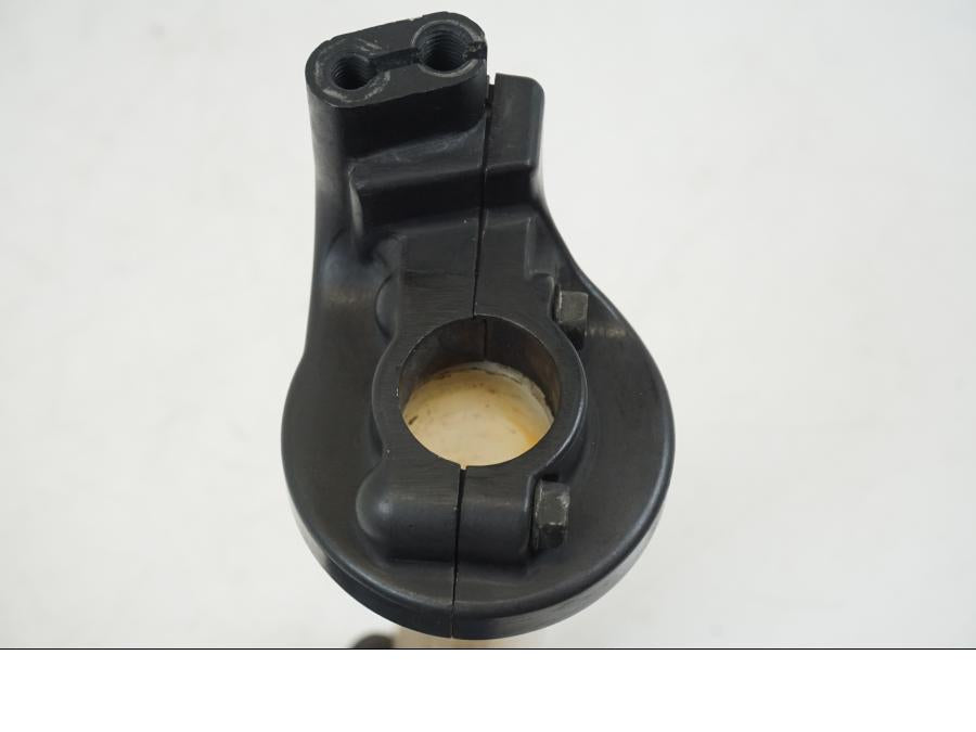 Snett nerifrån på Gasreglage från en Honda XL 1000 V -1999 motorcykel.