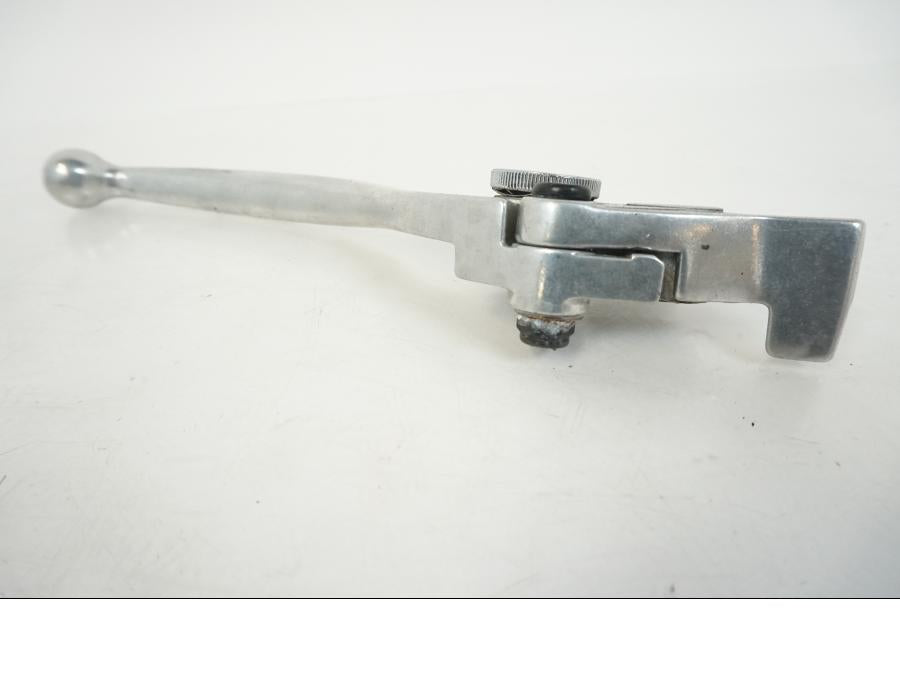 Snett uppifrån på Bromsgrepp från en Kawasaki ZZR 1100 -1994 motorcykel.