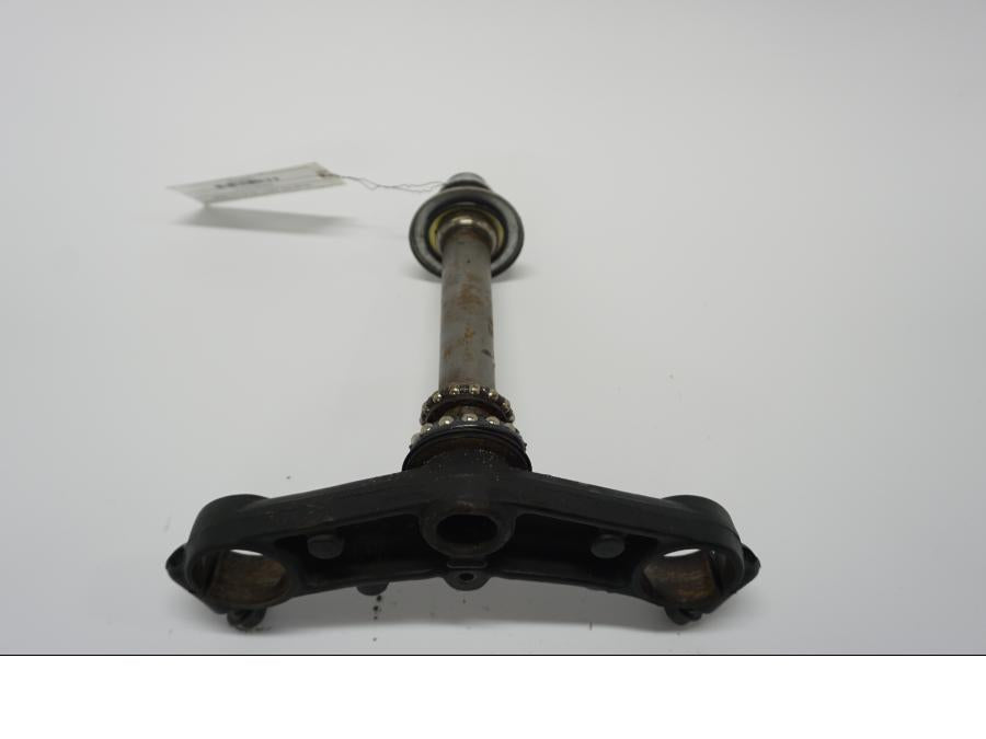 Baksidan på Gaffelkrona från en Honda VTR 1000 F -2005 motorcykel.