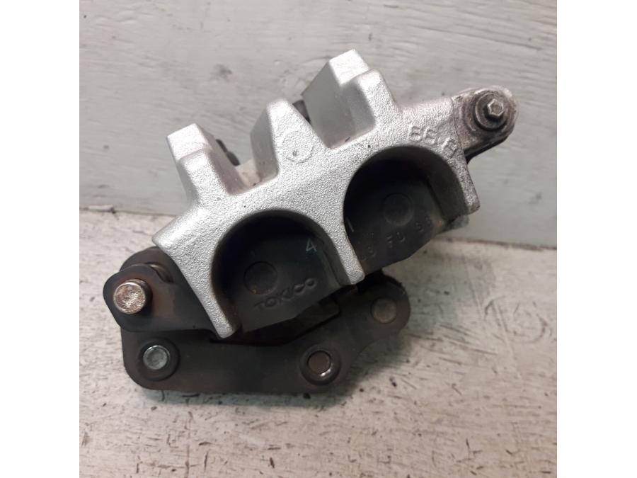 Baksidan på Bromsok från en Suzuki VZ 1600 -2005 motorcykel.