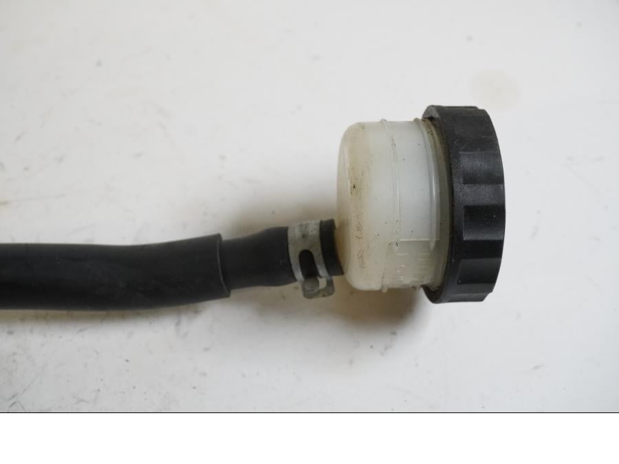 Höger sida på Bromshuvudcylinder från en Triumph TT 600 -2001 motorcykel.