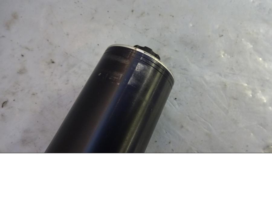 Höger sida på Gaffelben från en KTM 990 Super Duke -2009 motorcykel.