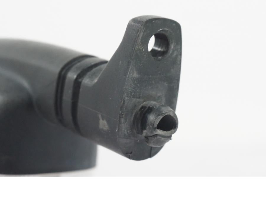 Snett nerifrån på Blinkers från en BMW R 1200 GS -2005 motorcykel.