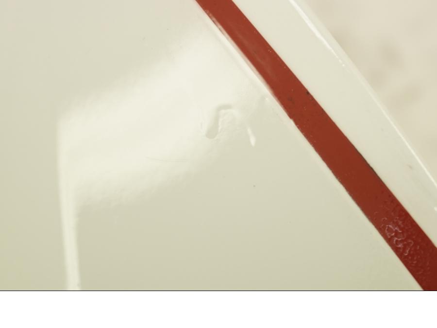 Höger sida på Sidkåpa från en Ducati Multistrada 1200 -2016 motorcykel.