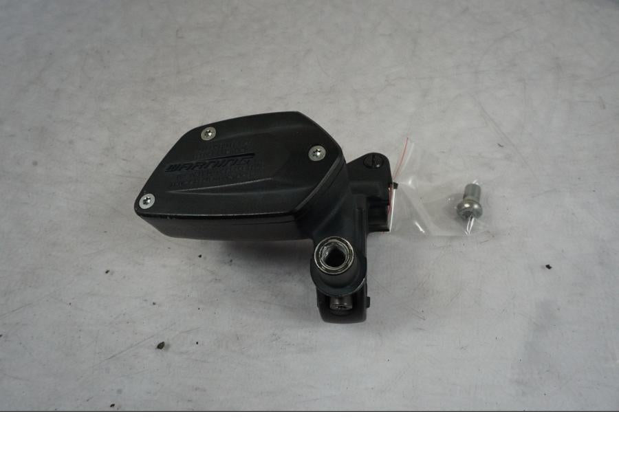 Höger sida på Bromshuvudcylinder från en BMW R Ninet -2017 motorcykel.