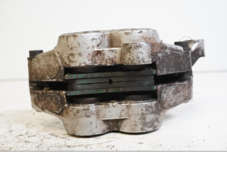 Höger sida på Bromsok från en Yamaha FJ 1200 -1991 motorcykel.