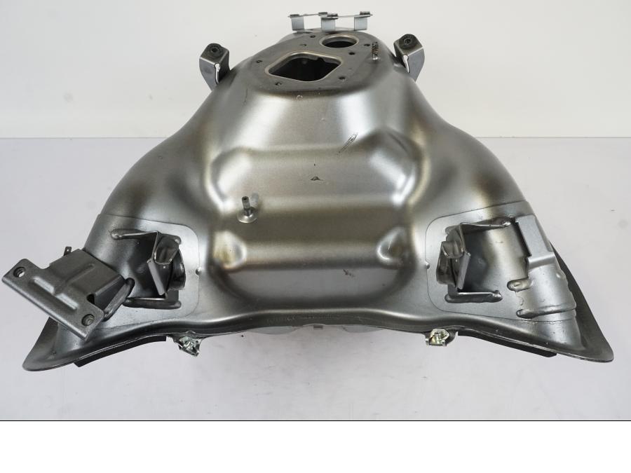 Extrabild6 på Bensintank från en KTM 790 Duke -2019 motorcykel.