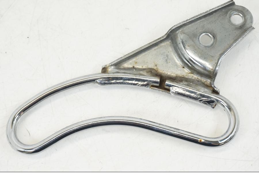 Höger sida på Fotpinnehälskydd från en Yamaha XV 1700 -2004 motorcykel.