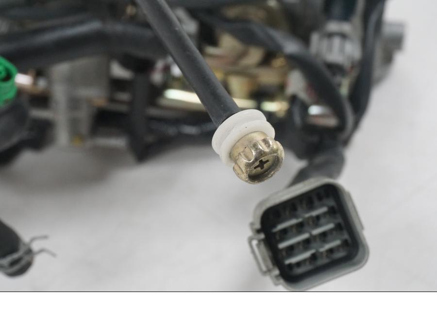 Extrabild4 på Spjällhus från en Yamaha YZF 1000 R1 -2004 motorcykel.