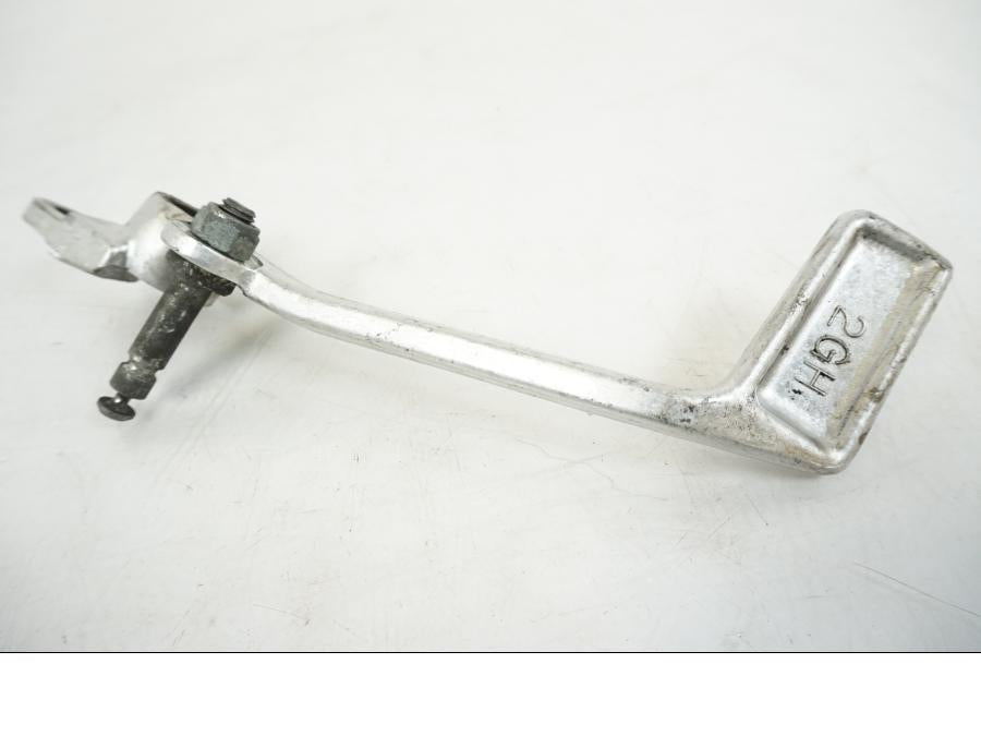 Extrabild2 på Bromspedal från en Yamaha FZR 1000 -1990 motorcykel.