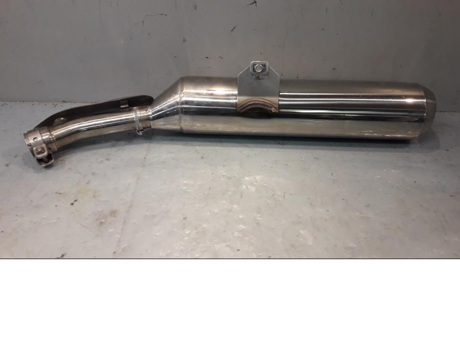 Vänster sida på Ljuddämpare från en Yamaha FJR 1300 -2013 motorcykel.