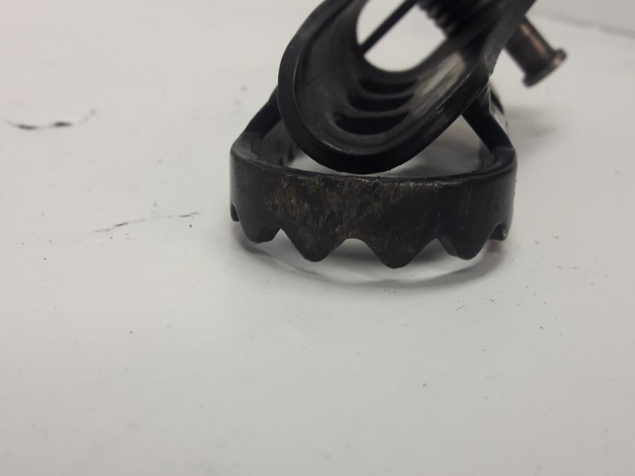 Höger sida på Fotpinne från en BMW F 650 GS -2009 motorcykel.