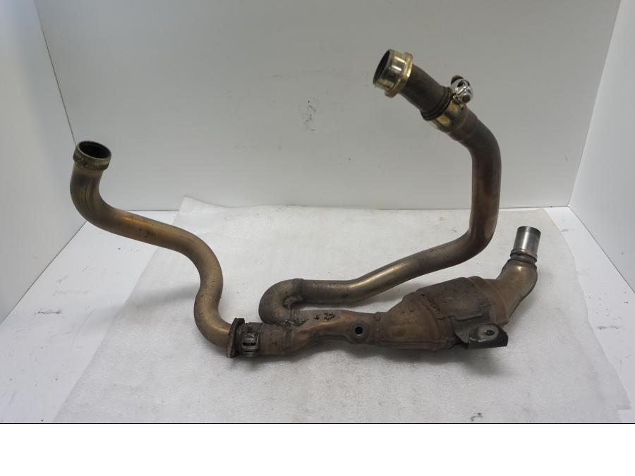 Baksidan på Grenrör från en Suzuki SV 650 -2016 motorcykel.