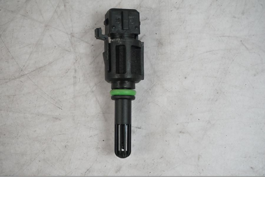 Framsidan på Lufttempsensor från en BMW S 1000 XR -2019 motorcykel.