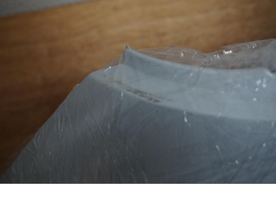 Vänster sida på <p>Bakvinge höger från Suzuki GSX-R 750 1998.</p>
<p>Lättare lackskador finns.</p> motorcykel.