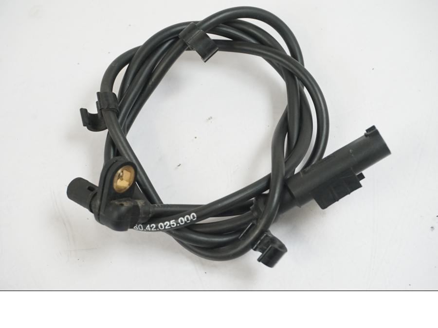 Vänster sida på ABS givare från en KTM 1290 Super Duke R -2015 motorcykel.