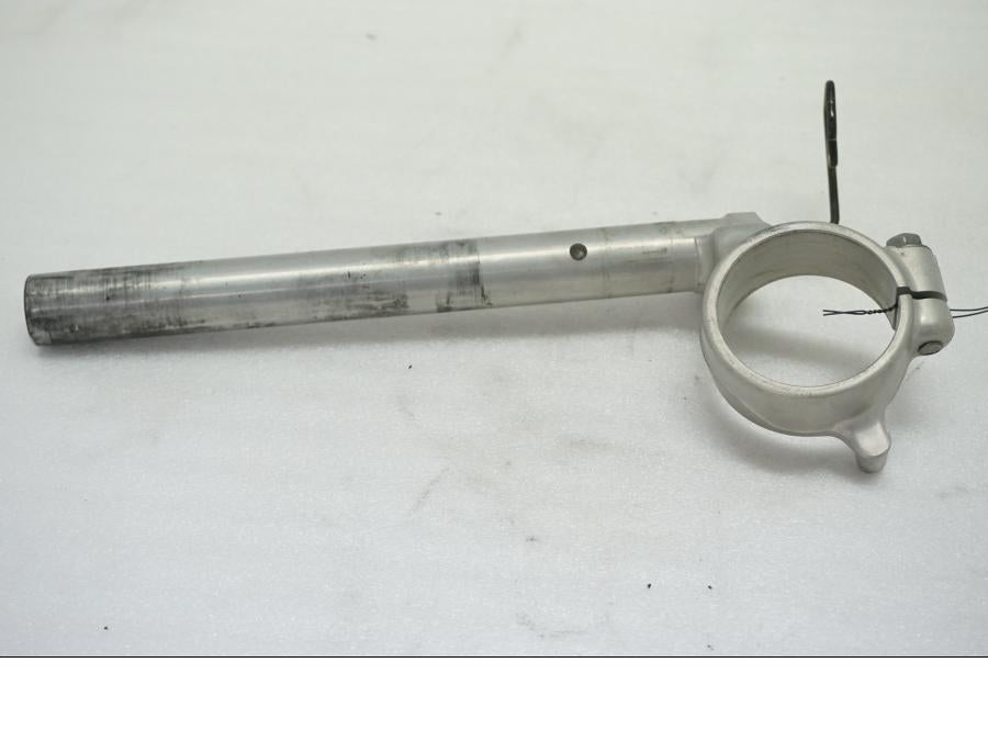 Baksidan på Styre från en Suzuki GSX-R 600 -2004 motorcykel.