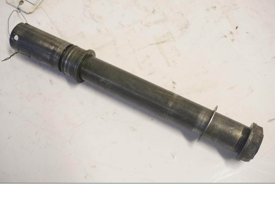 Framsidan på Axel från en Aprilia SL 1000 Falco -2000 motorcykel.