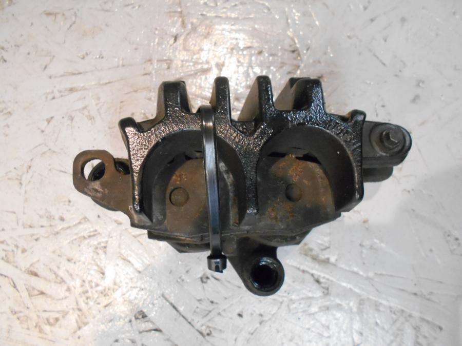 Baksidan på Bromsok från en Suzuki VZ 800 -2000 motorcykel.