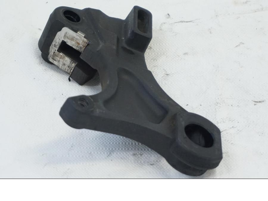 Höger sida pÄ BromsoksfÀste frÄn en Triumph Daytona 675 -2010 motorcykel.