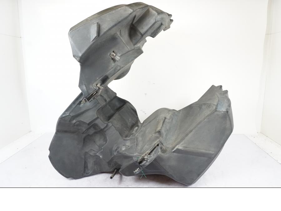 Extrabild6 på Bensintank från en BMW R 1200 GSA -2012 motorcykel.