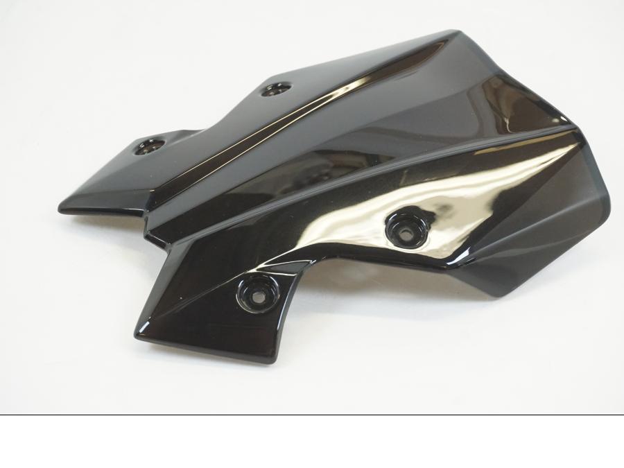 Höger sida på Vindruta från en Kawasaki Z 650 ABS -2020 motorcykel.