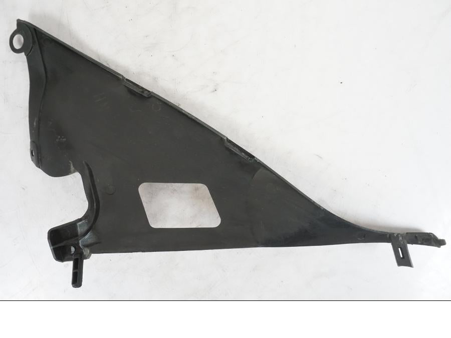 Vänster sida på Toppkåpsinsida från en Suzuki GSX-R 750 -2007 motorcykel.