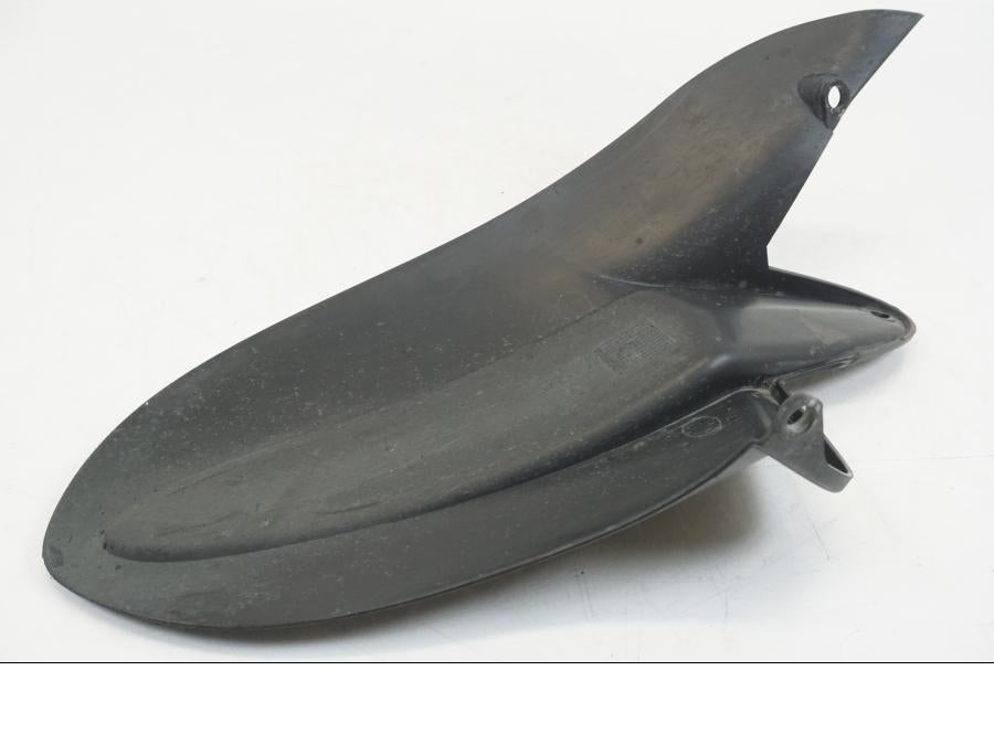 Snett nerifrån på Svingskärm från en Ducati Hyperstrada -2013 motorcykel.