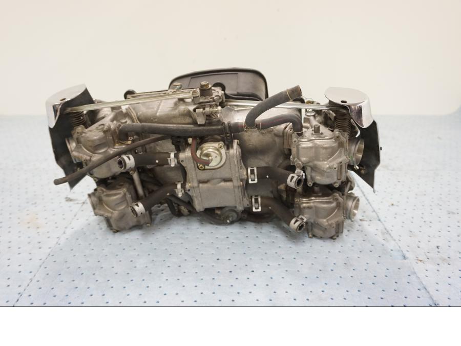 Snett uppifrån på Förgasare från en Honda GL 1200 -1987 motorcykel.