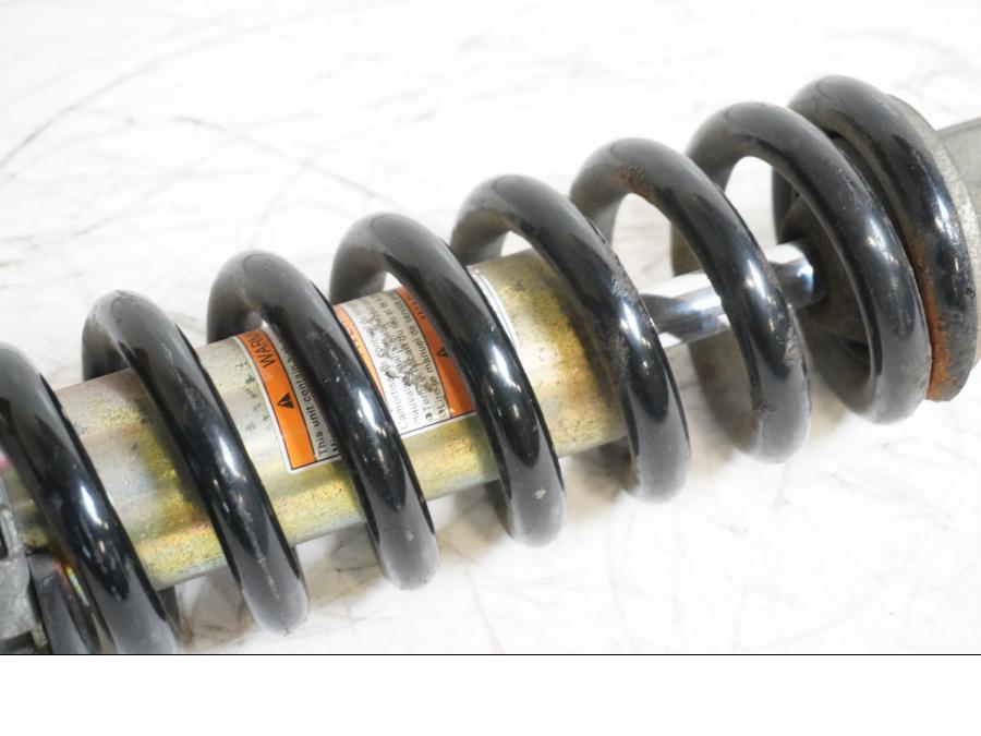 Vänster sida på Stötdämpare från en Suzuki VL 800 -2004 motorcykel.