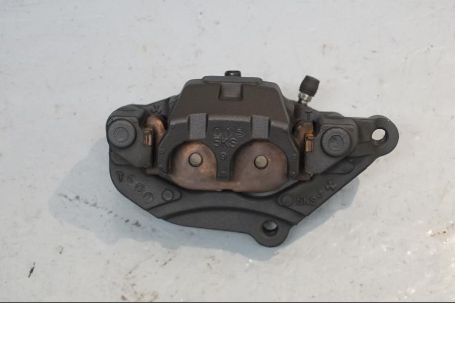 Baksidan på Bromsok från en Yamaha XJ 6 -2011 motorcykel.