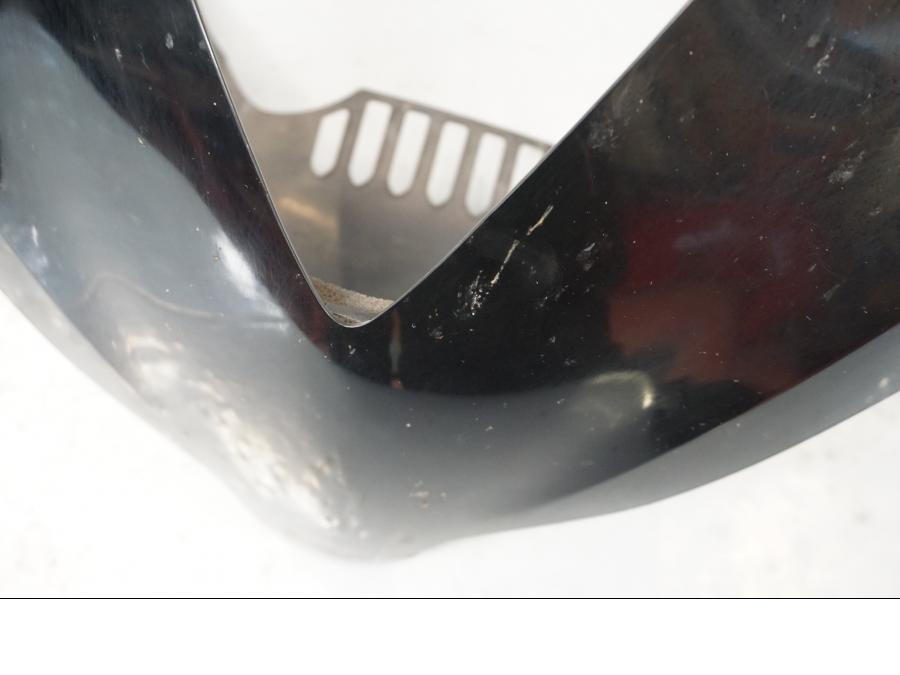 Snett nerifrån på Toppkåpa från en Honda CBR 1000 RR -2009 motorcykel.