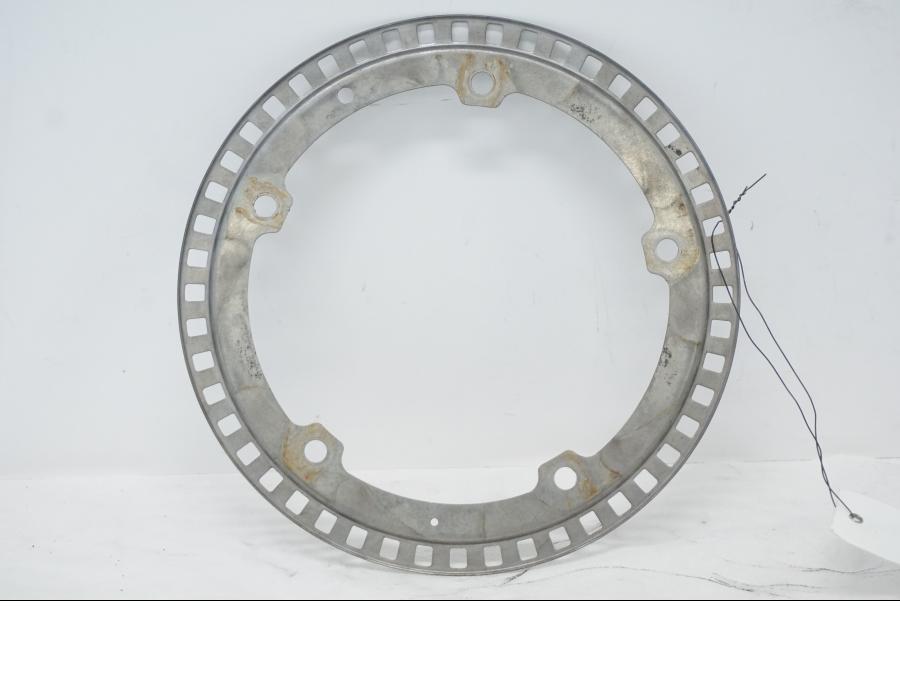 Baksidan på ABS krans från en BMW K 1600 -2015 motorcykel.