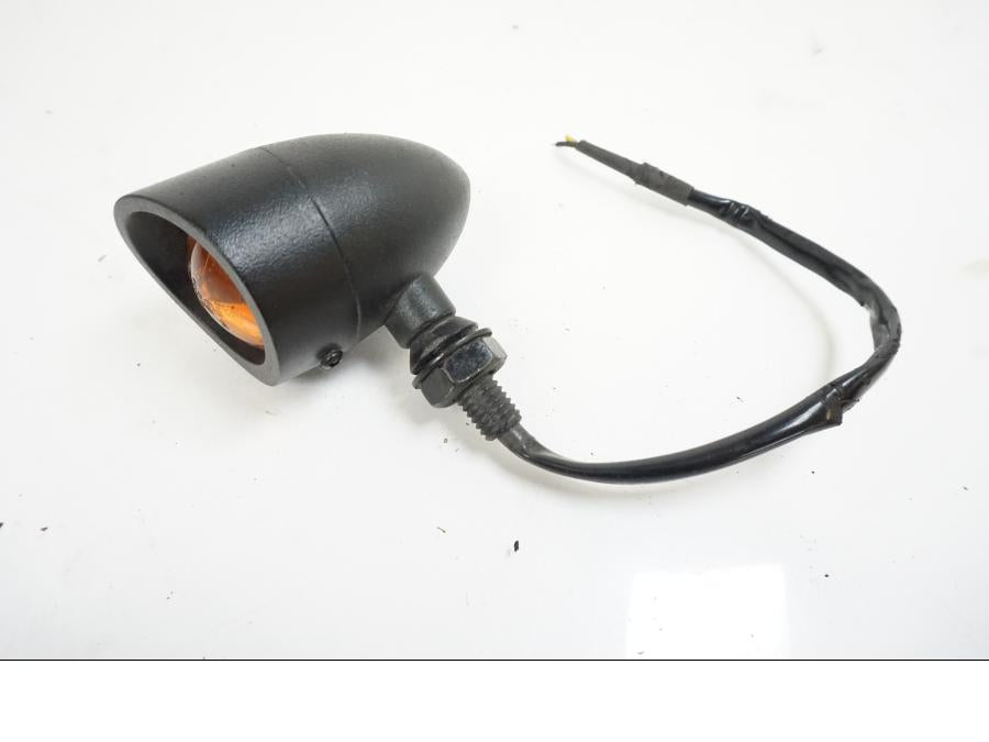 Baksidan på Blinkers från en Yamaha XVS 1100 -2004 motorcykel.