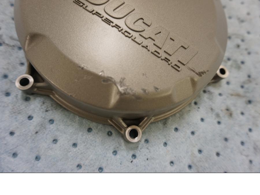 Höger sida på Kopplingskåpa från en Ducati Panigale 959 -2021 motorcykel.