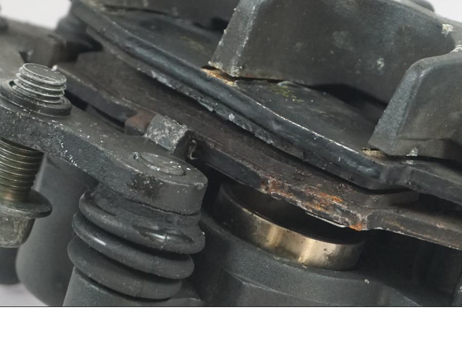 Extrabild1 på Bromsok från en Suzuki SV 650 -1999 motorcykel.