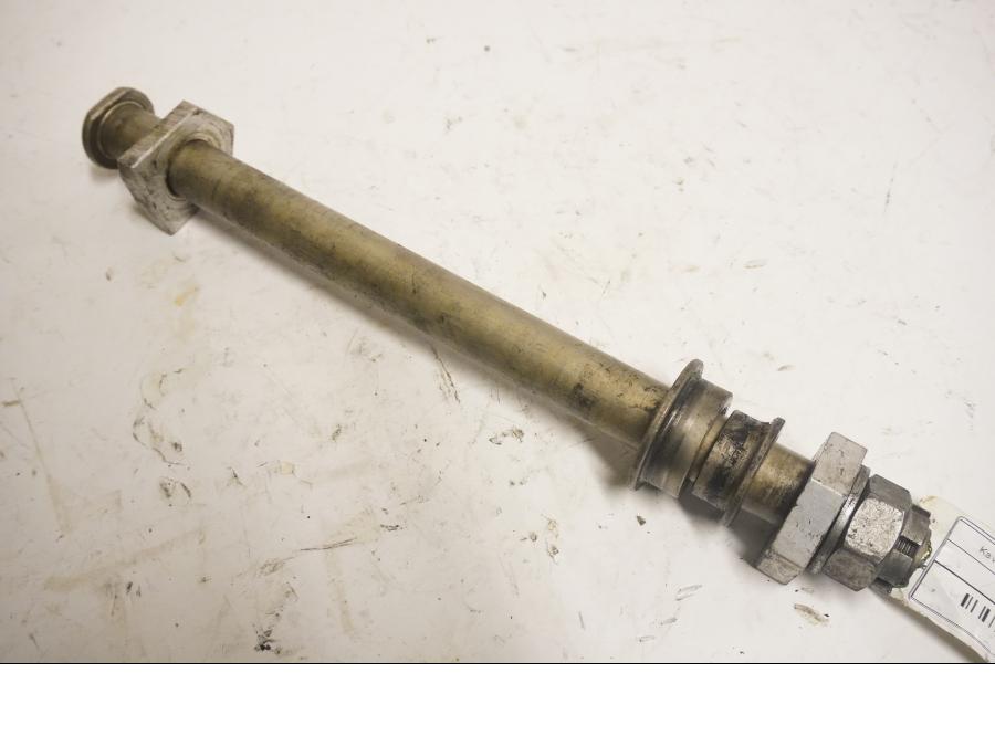 Framsidan på Axel från en Kawasaki ZZ-R 1400 -2010 motorcykel.