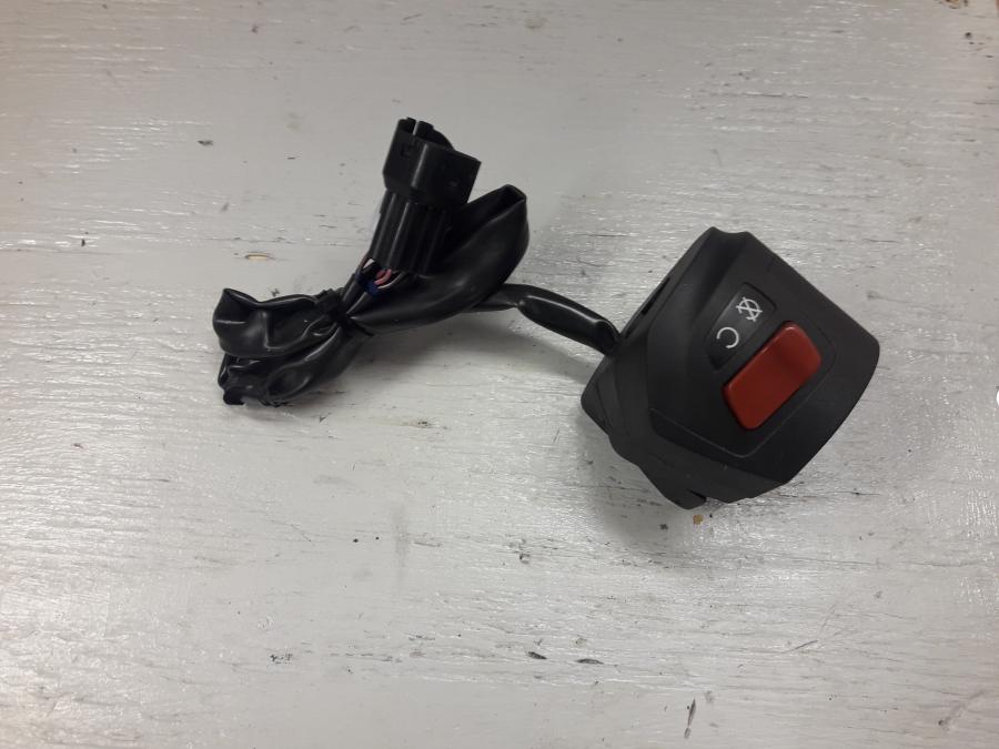 Framsidan på Styrelreglage från en KTM 125 Duke -2017 motorcykel.