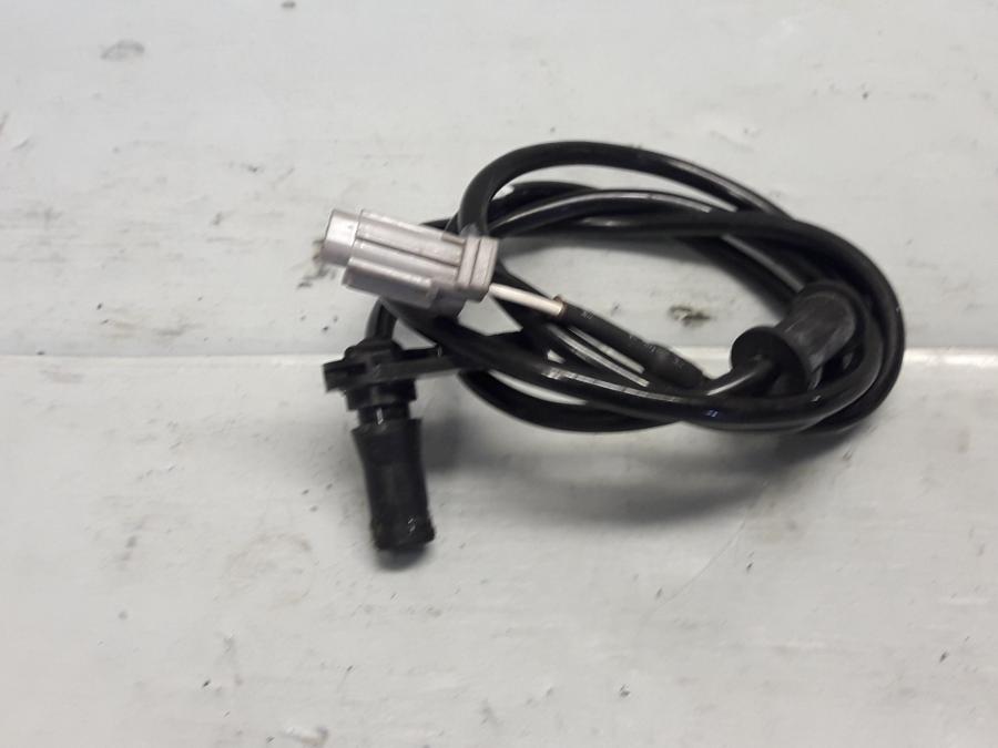 Framsidan på ABS givare från en Kawasaki Z 1000 -2013 motorcykel.