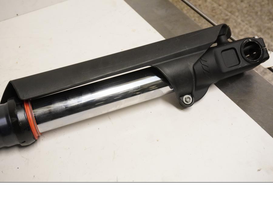 Extrabild1 på Gaffelben från en KTM 690 SMCR -2014 motorcykel.