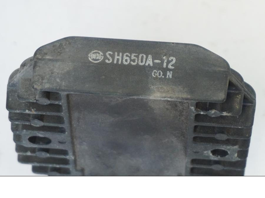 Extrabild1 på Likriktare från en Kawasaki ZR-7 -2001 motorcykel.