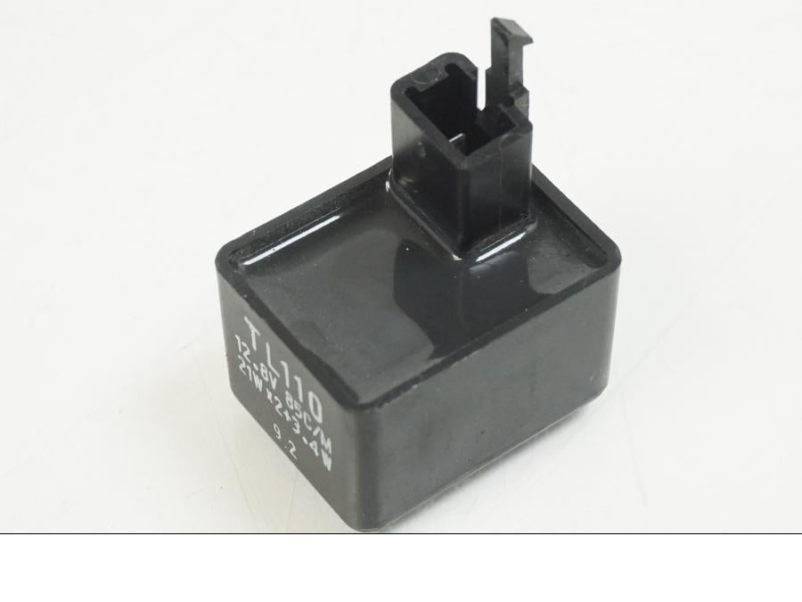 Extrabild2 på Blinkersrelä från en Suzuki VS 1400 -1999 motorcykel.